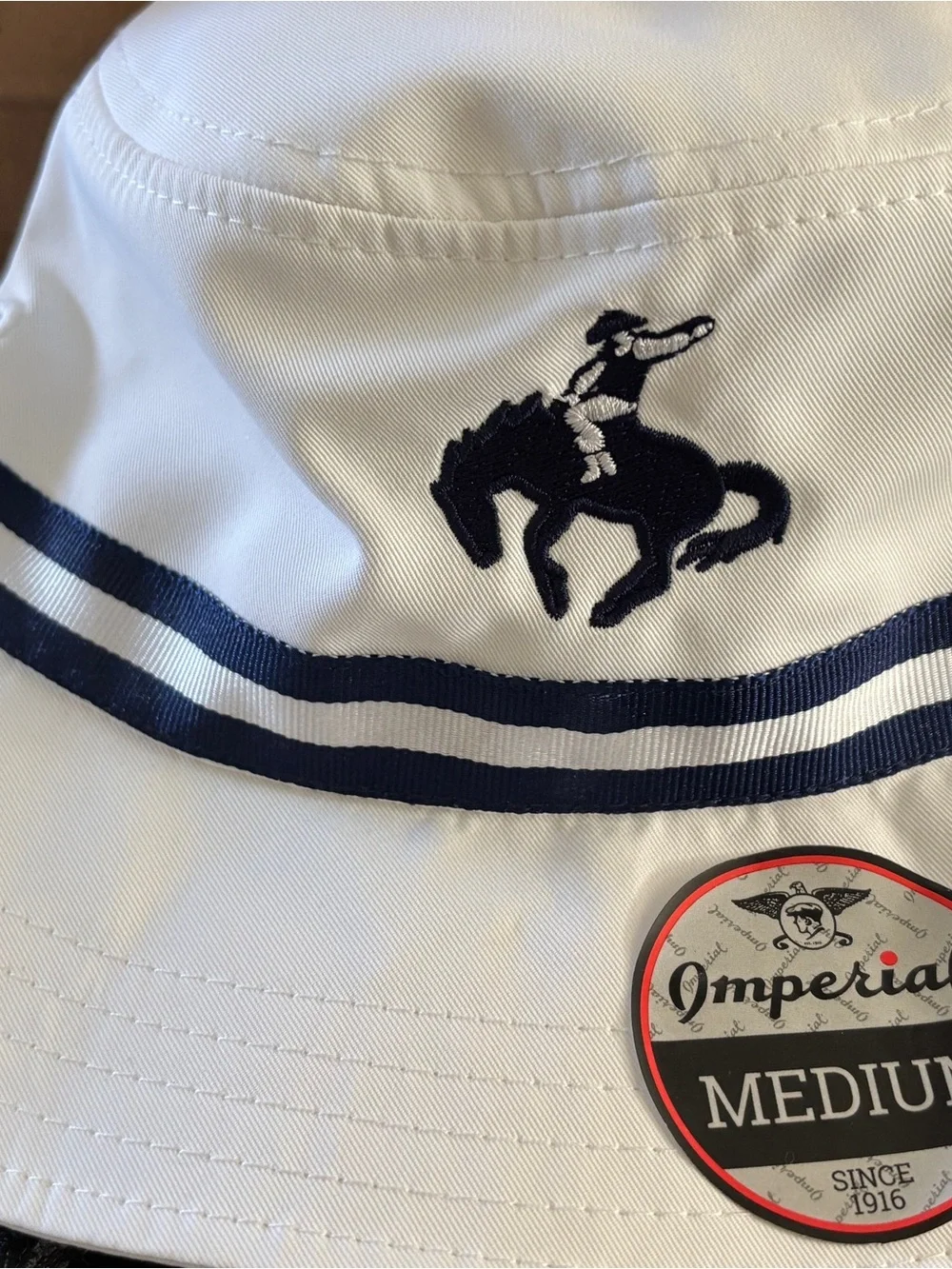 NWT Rodeo Dunes White Bucket Hat with Navy Trim